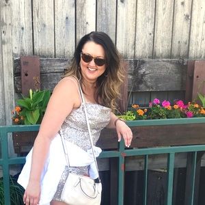 Meet your Posher, Elizabeth